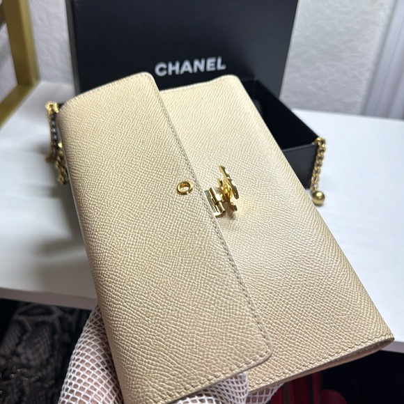 Authentic Raer 🔥Chanel🔥 Beige leather wallet with COA - Picture 5 of 17
